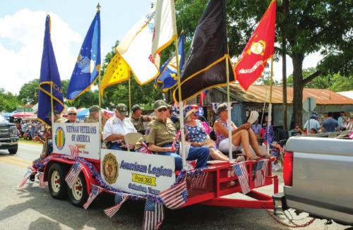Nearly 90 Floats Line Up for Round Top Parade