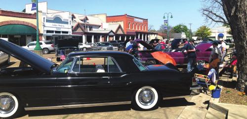 Classic Cars Fill The Square