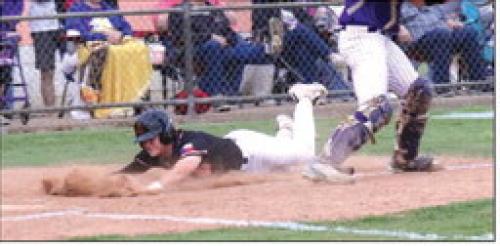 Schulenburg’s Reid Janda scored the Shorthorns’ only run Tuesday. Photo by Audrey Kristynik
