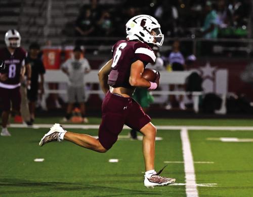 Caysen Perez runs to the endzone for the touchdown in the third quarter of Friday night’s game. Photo by Stephanie Steinhauser