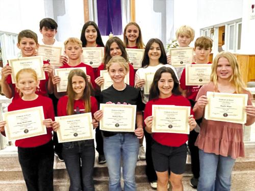 Pictured front from left: Avery Hartensteiner, Clare Besetzny, Mallory Bonner, Ellia Wotipka, Brynlee Berger. Middle: William Eudy, Weston Hollas, Anna Oeding, Lillia Wotipka, and Austin Reeves. Back: Denim Sommer, Josline Campos, Miranda Bonner, Allen Ballard.