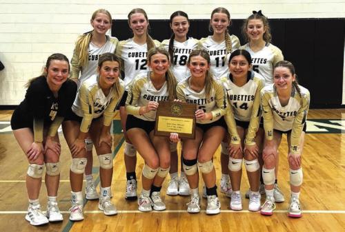 The 2024 Cubettes pose with their state semifinal trophy.
