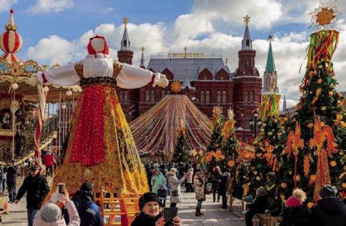 A photo of the Maslenitsa or “pancake week” festivities in Russia.