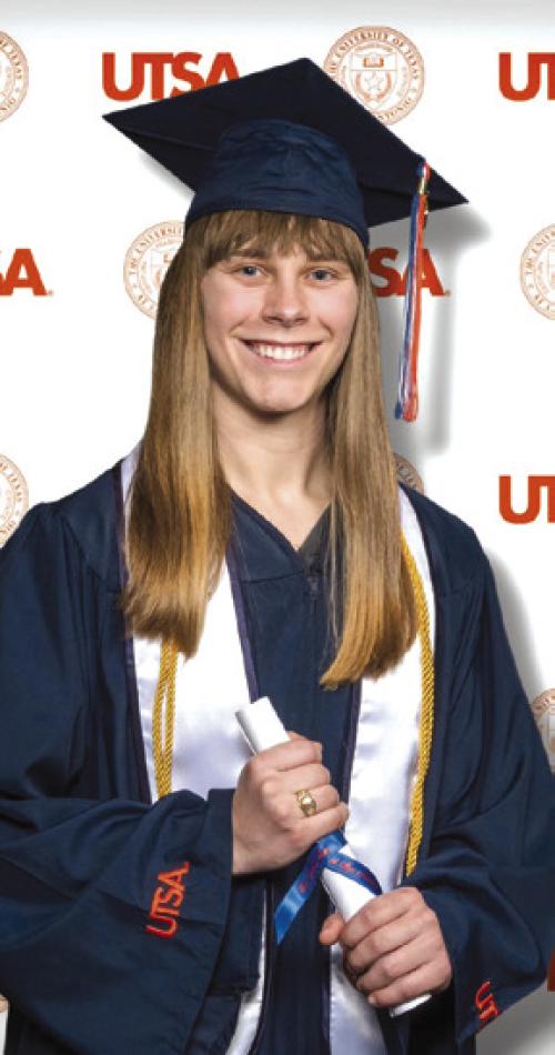 Amber Canik Graduates From UTSA