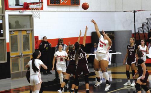 The Schulenburg girls basketball team beat Louise 100-8 Friday as the Lady Horns improved to 20-8 overall and 5-3 in district. Here Schulenburg’s Arianna Vincent takes a shot last week against Flatonia. Photo by Audrey Kristynik