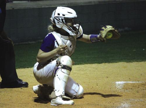 LG Softball Piling Up the Wins