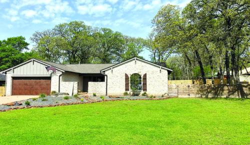 Yard of the Month at Monument Hill