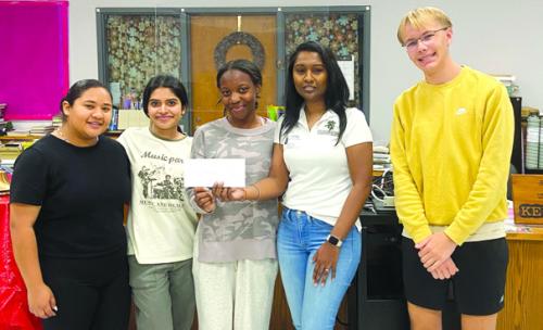 LG Chamber Donates to Leo Club