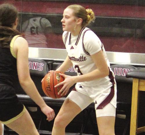 Fayetteville’s Scotti Beseda scored a team-high 22 points in Tuesday’s victory over Richards. Record file photo