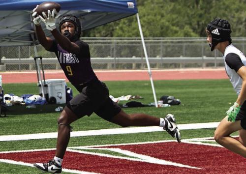 La Grange’s Dillon Johnson makes a nice running catch in Wimberley. Photo by Darrell D. Gest