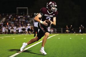 Flatonia’s Bryson Morrill, shown here earlier in the season, led the Bulldogs in receiving yards Friday versus Ganado. Photo by Stephanie Steinhauser