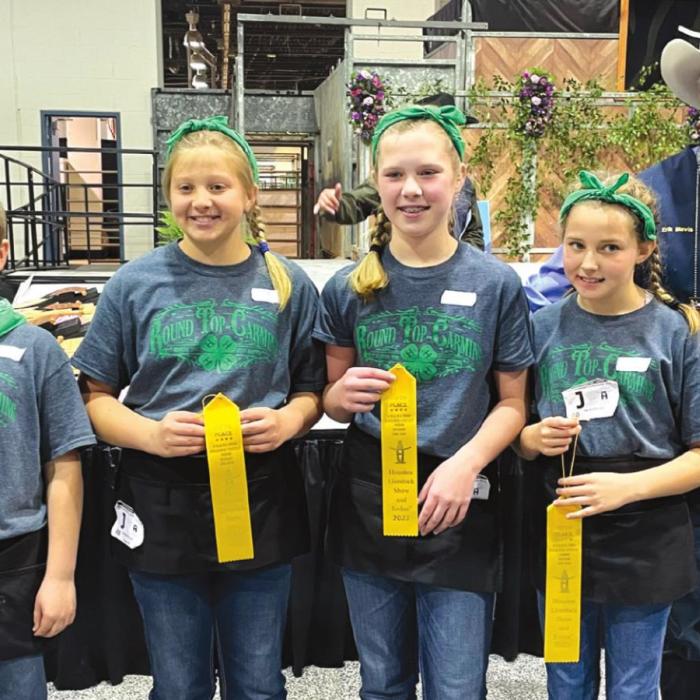 Country Cooks: Kooper Kirts, Rebekah Sacks, Madison Markwardt, and Summer Dooley.
