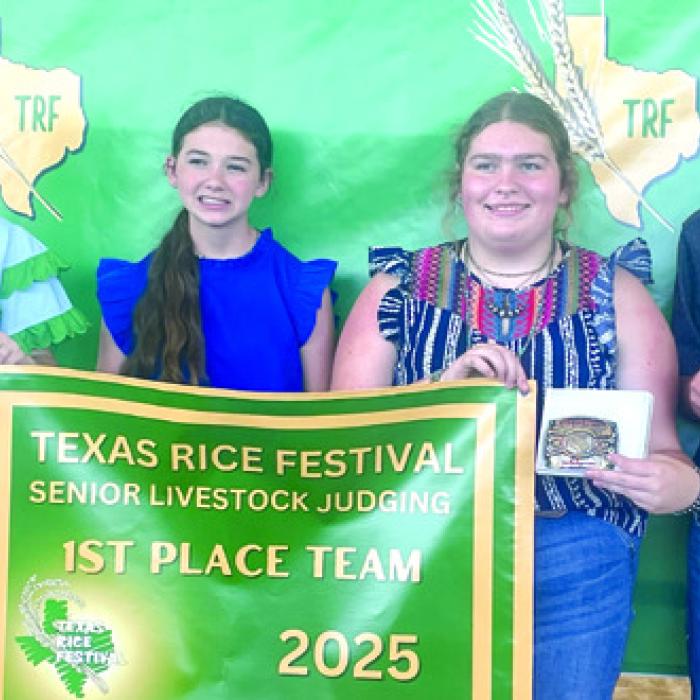 Champion Senior Team: Tatum Fritsch, Laramie Laake, Rheagan Karisch, and Holden Holub.