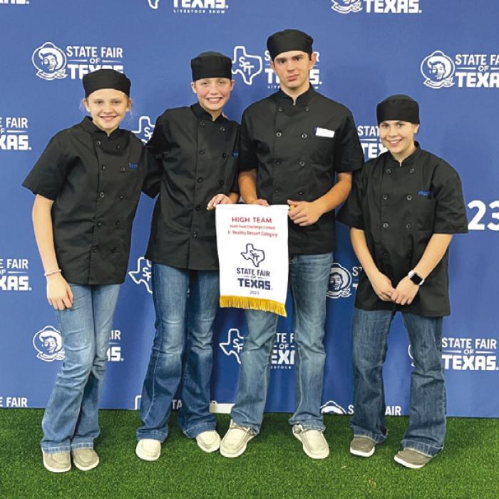 Junior Healthy Dessert: Scotti Beseda, Hailey Janish, Kandon Kaspar, and Mackayla Griffin