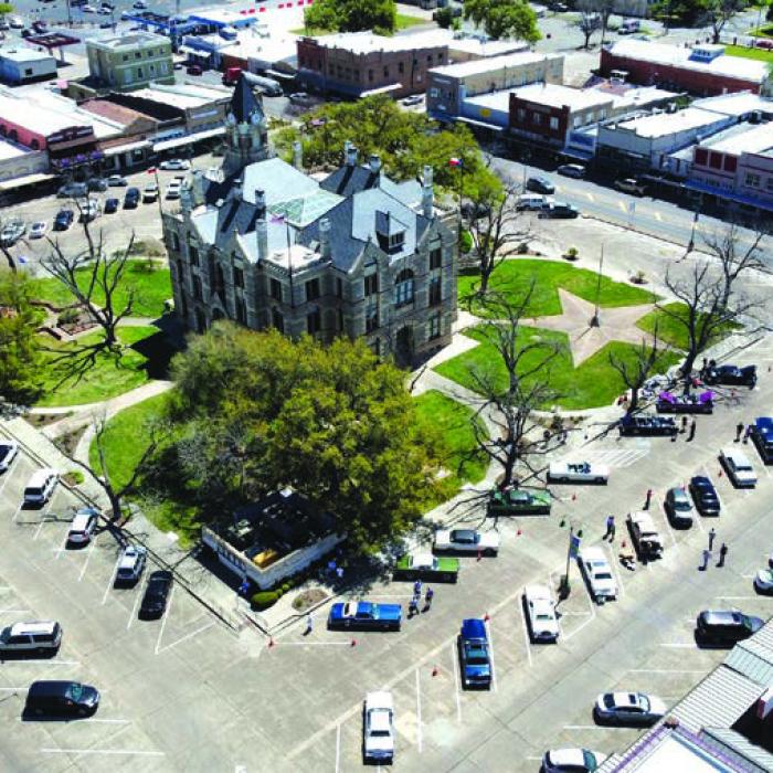 An overhead view of the square in downtown La Grange as cars were displayed during last year’s Lincoln &amp; Continental Owner’s Club regional meeting. They are returning this year. Photo by Thomas Wizda