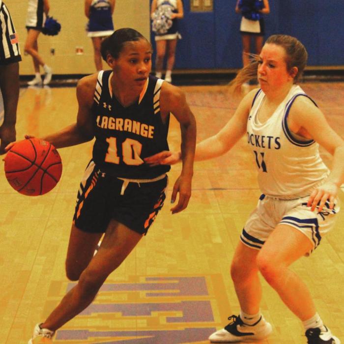 La Grange’s Aysia Grant drives to the basket Tuesday. Photo by Jeff Wick