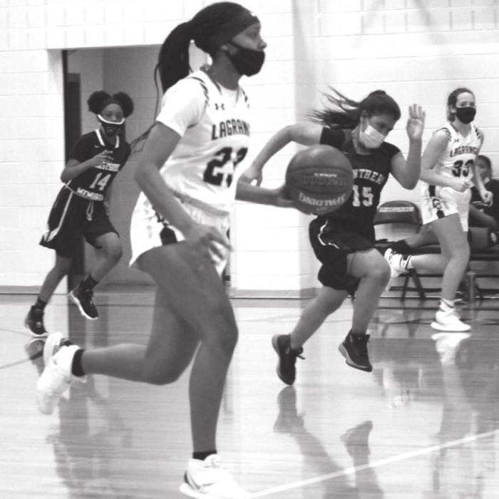 La Grange’s Ariel Thompson scored a game-high 17 points Tuesday in the district opener. Photo by Jeff Wick