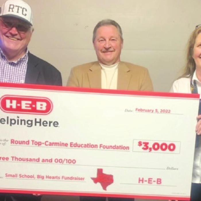 H-E-B Awards Grant to RT-C ISD Education Foundation