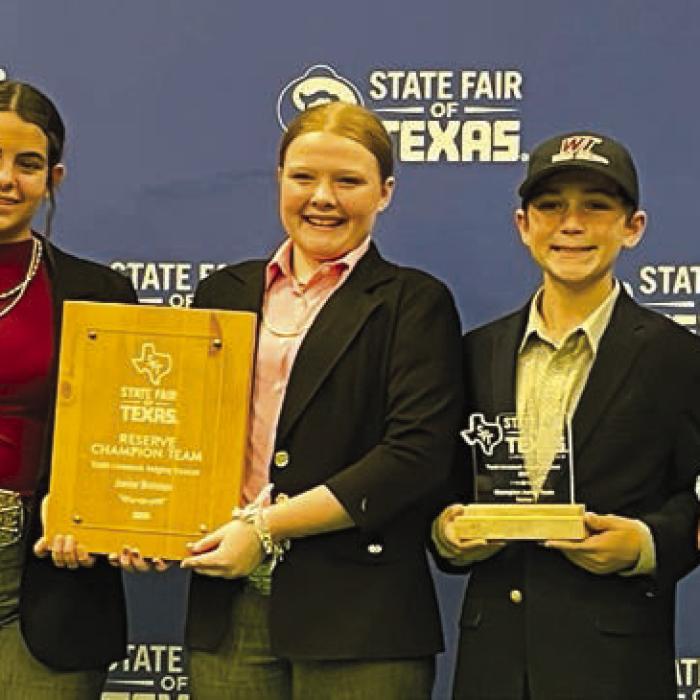 Reserve Champion Junior Team: Coach Kaci Carrales, Adalyn Carrales, Kaisley Janecka, Crockett Guenther, and Abraham McBride.