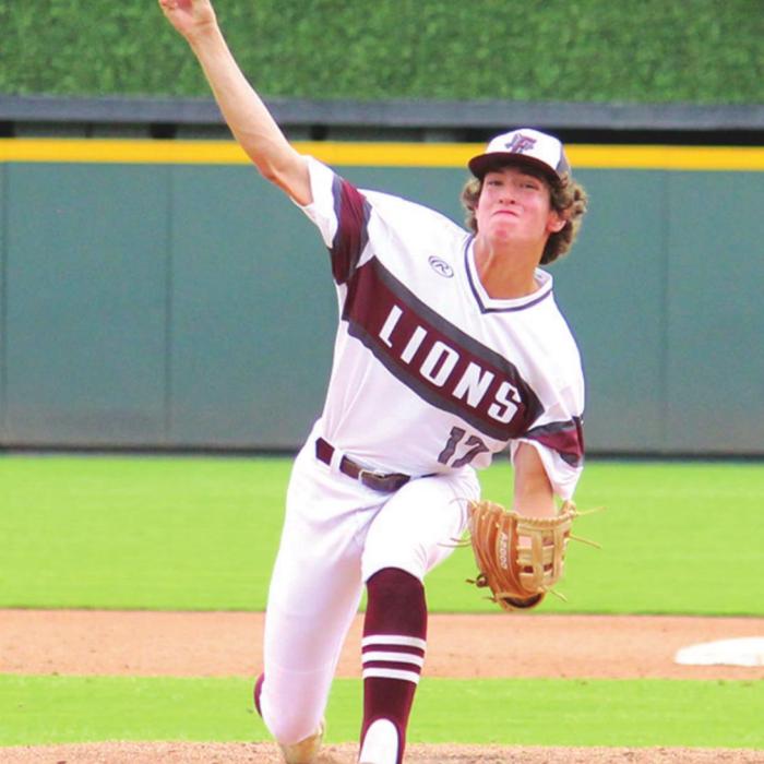 Keagan Supak pitching in Thursday’s state title game.