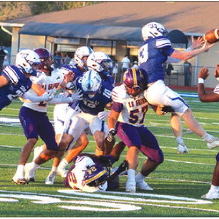 La Vernia Keeps Leps Winless