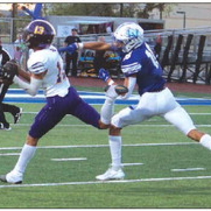 La Vernia Keeps Leps Winless
