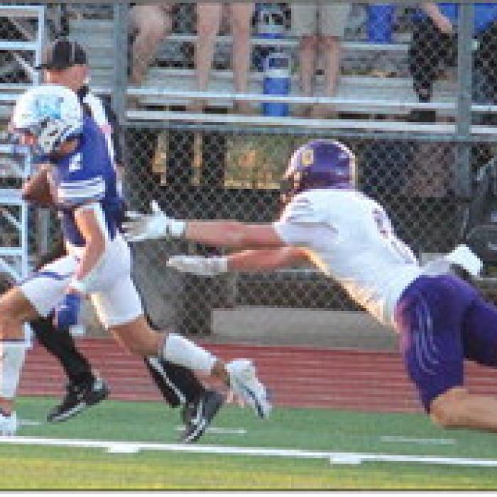 La Vernia Keeps Leps Winless