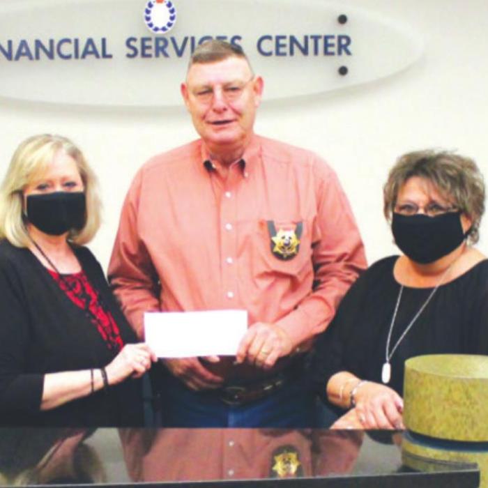 Prosperity Bank Donates To LG Police Dept.