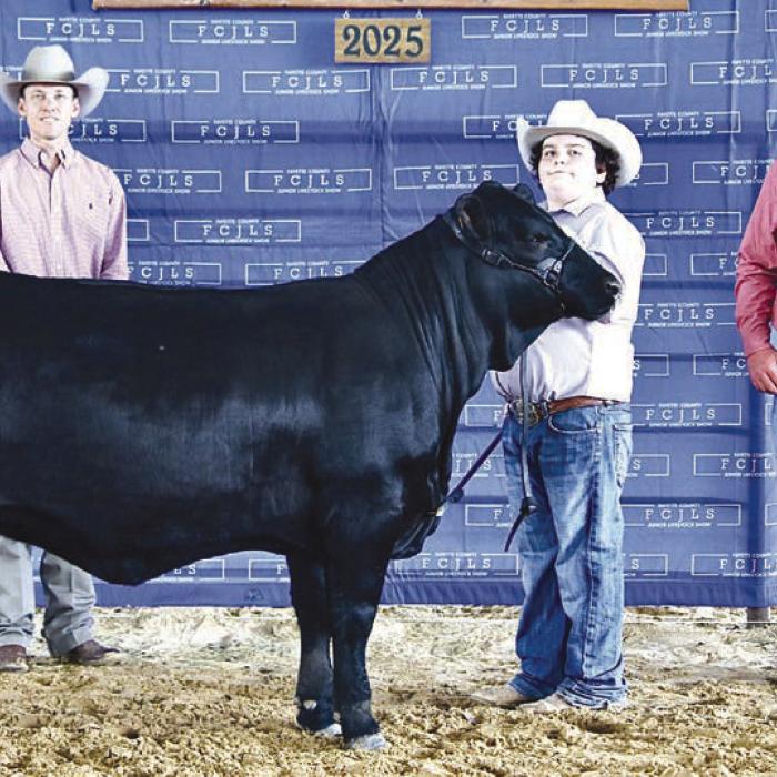 Junior Showmanship Heifer - Rilan Karisch, Pure Country 4-H; Junior Showmanship Buckle Sponsor - B&amp;B Cattle; Caleb Boardman - Heifer Judge and Brad Fritsch - B&amp;B Cattle.