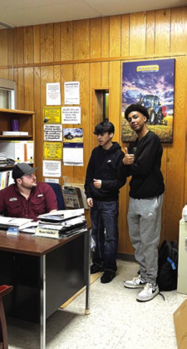 Job Shadow Event Shows LG Students the Working World