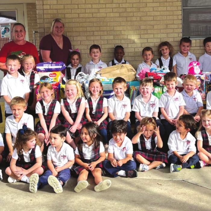 St. Rose Holds a Christmas Service Project