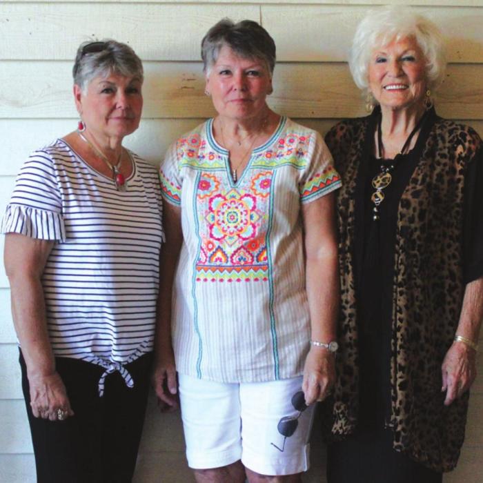 Twins Darlene Strahan and Charlene Bohr and their mother Geneva Bolts