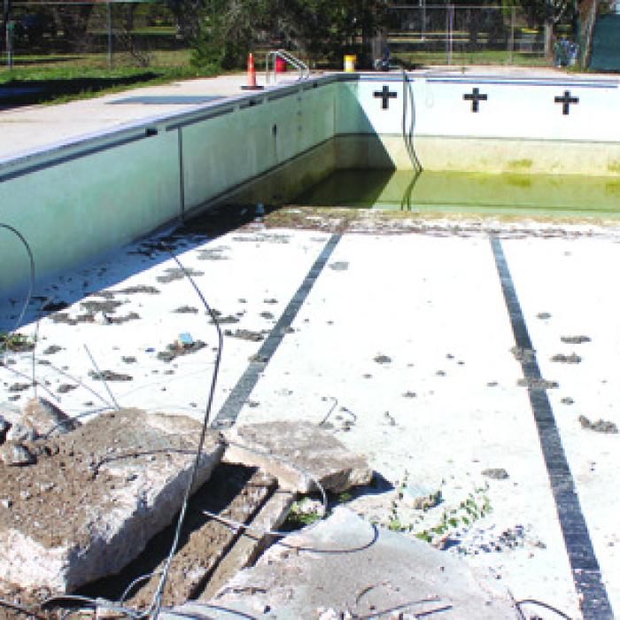 Splash, Down: LG Pool Demo Begins