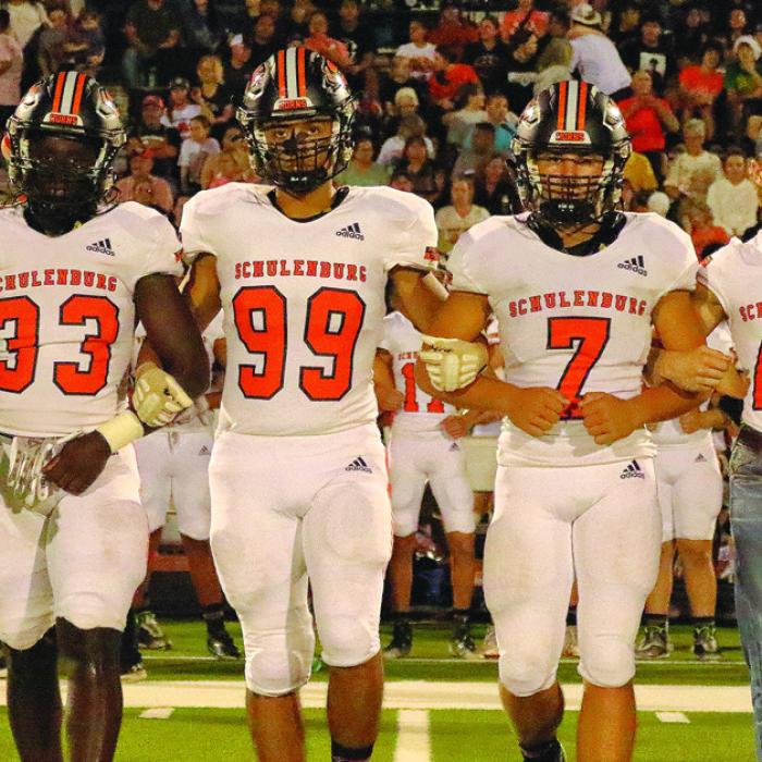 Schulenburg Gives State-Ranked Holland a Scare