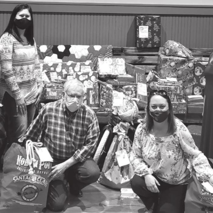 Rotary Club Gives Christmas Gifts