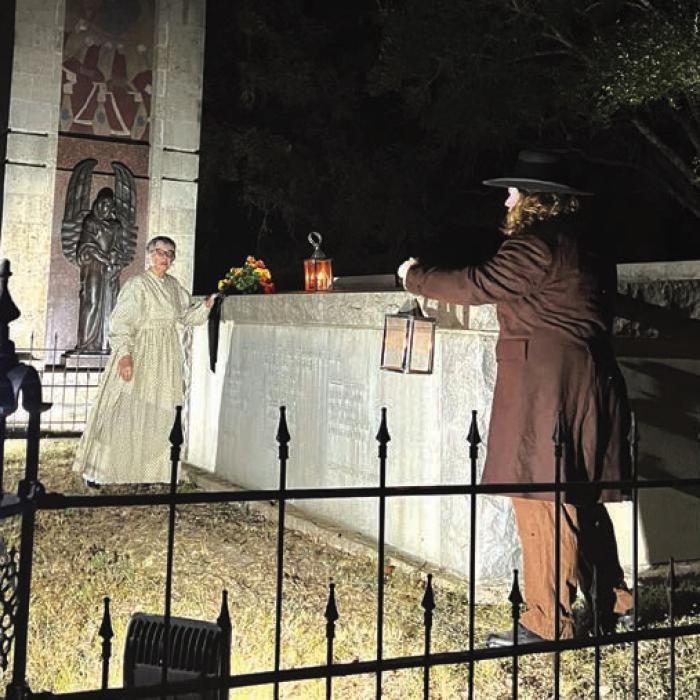 In the final scene of the performance, Julia Sinks and Heinrich Kreische, played by Marie Watts and Austin Williams, reflect on the large gathering on Monument Hill in 1848 when the bodies of the Dawson and Mier men were laid to rest.