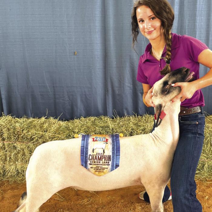 Photos courtesy of Banner-Press LAMB SHOW • SENIOR SHOWMANSHIP Bayley Pitts