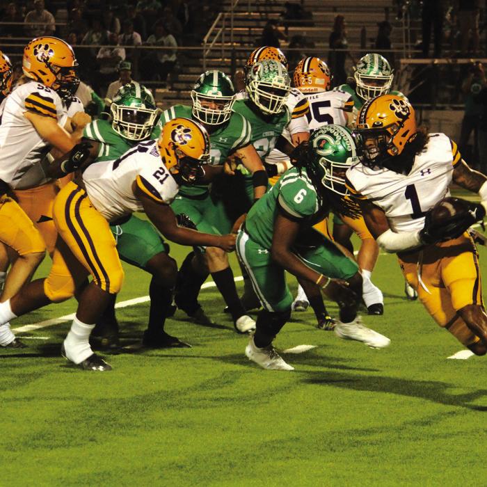 Leps Fall in Regular Season Finale to Cuero