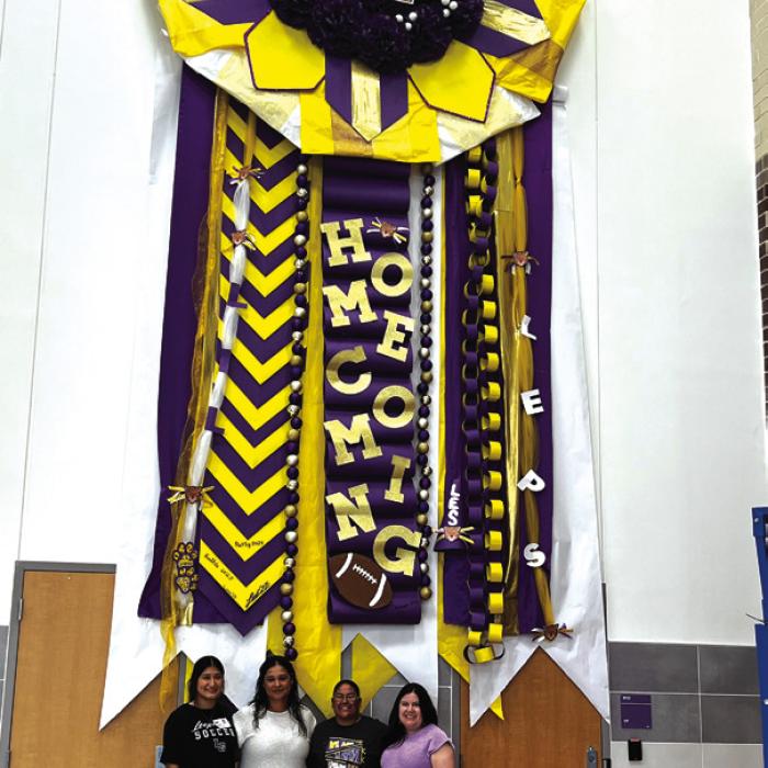 Texas-Sized Mum for LG Homecoming Week