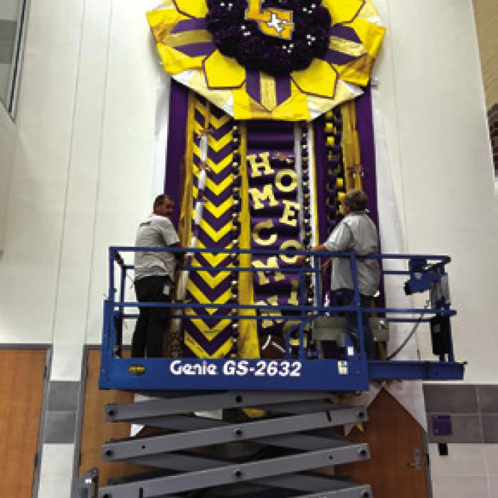 Texas-Sized Mum for LG Homecoming Week