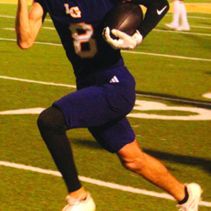 La Grange’s Klayton Michalka powers past the Smithville defense on his way to a 45yard touchdown reception Friday. Photo by Jeff Wick