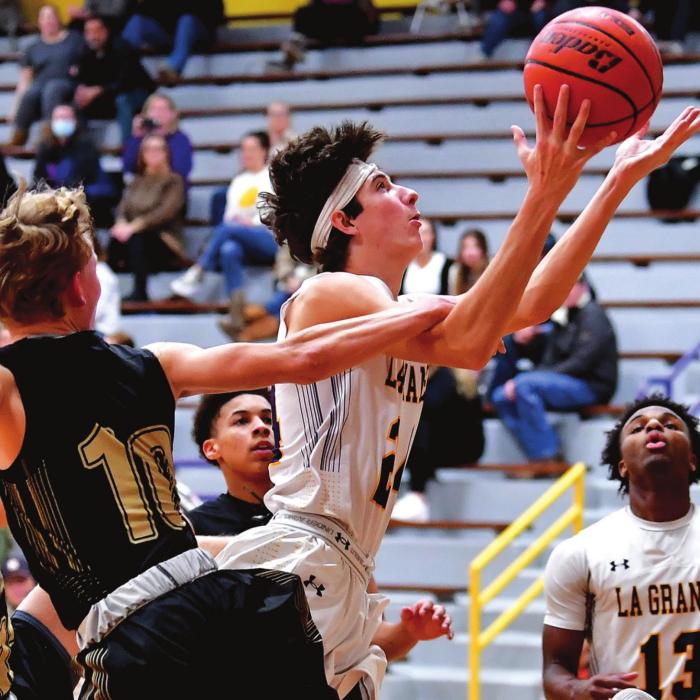 Second-Half Surge Leads Giddings Past Leopards