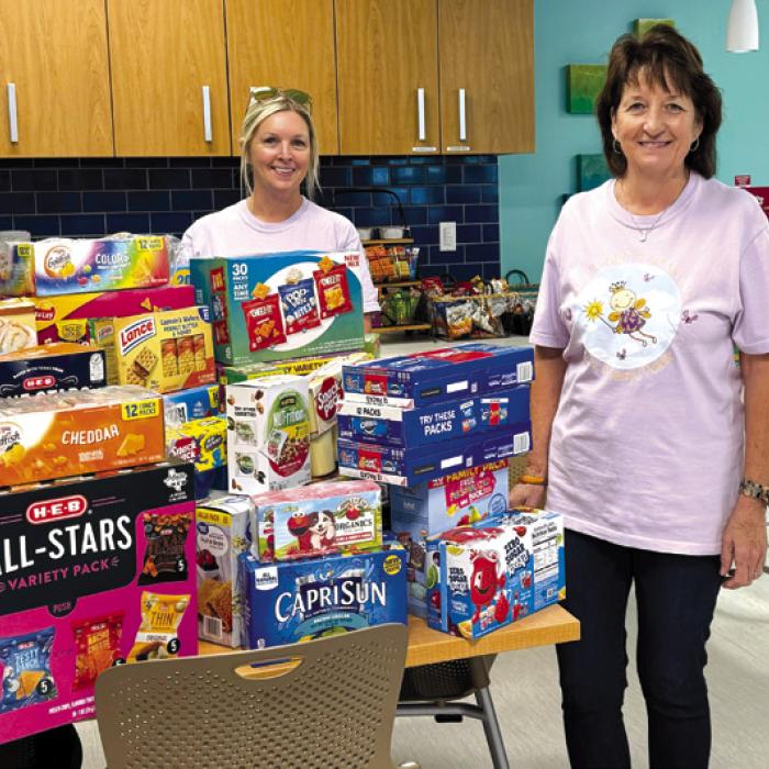 Presley’s Power was able to deliver many snacks and gifts to Dell Children’s oncology floor. The items delivered will be greatly appreciated by the patients there. Presley’s Power would appreciates everyone who has donated and supported its mission.