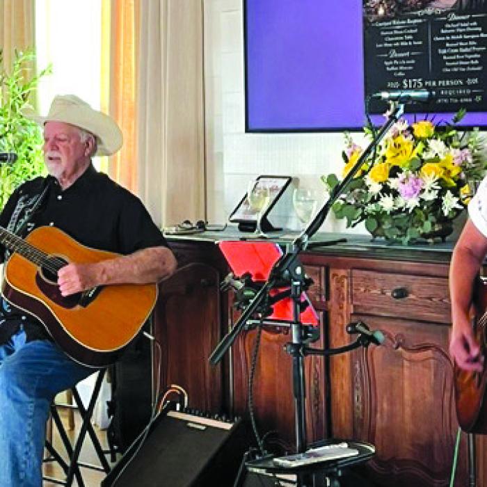 Mike Stroup and Annie Rost at Hugos 1875.
