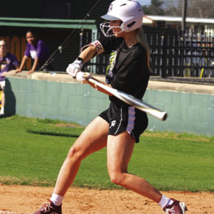 Lady Leopards Scrimmage Alumni in Softball