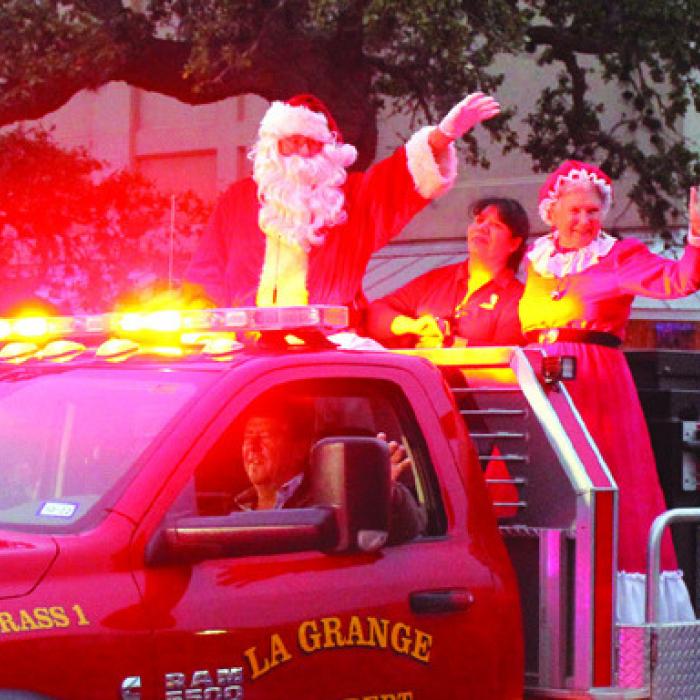 Schmeckenfest Draws Thousands to Downtown LG for Holiday Fest