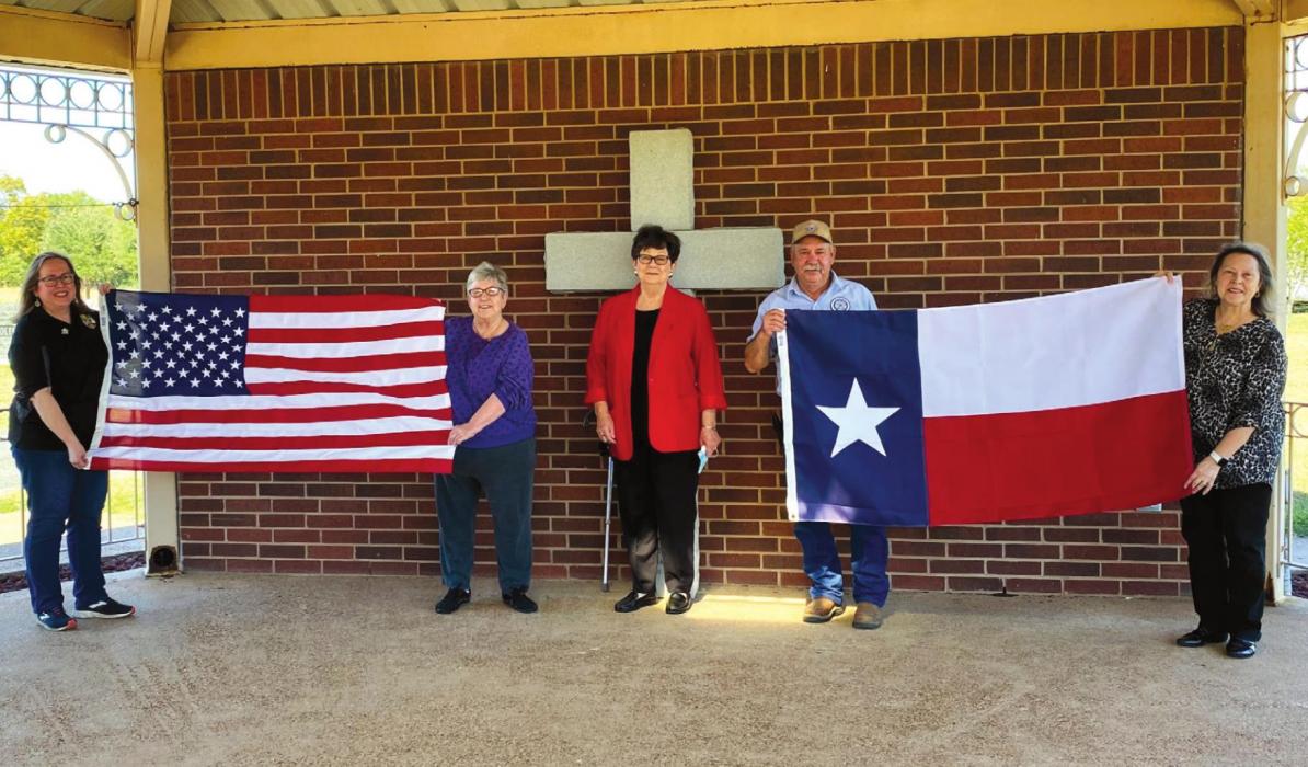 VFW Auxiliary Post No. 5254 Donates Flags