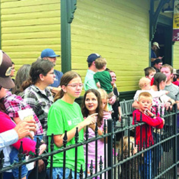 Hundreds Greet Santa’s Arrival by Train into La Grange Saturday