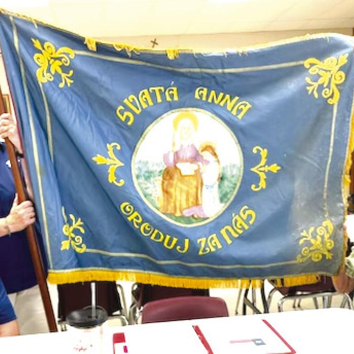 KJZT Donates Flag to Fayetteville Museum