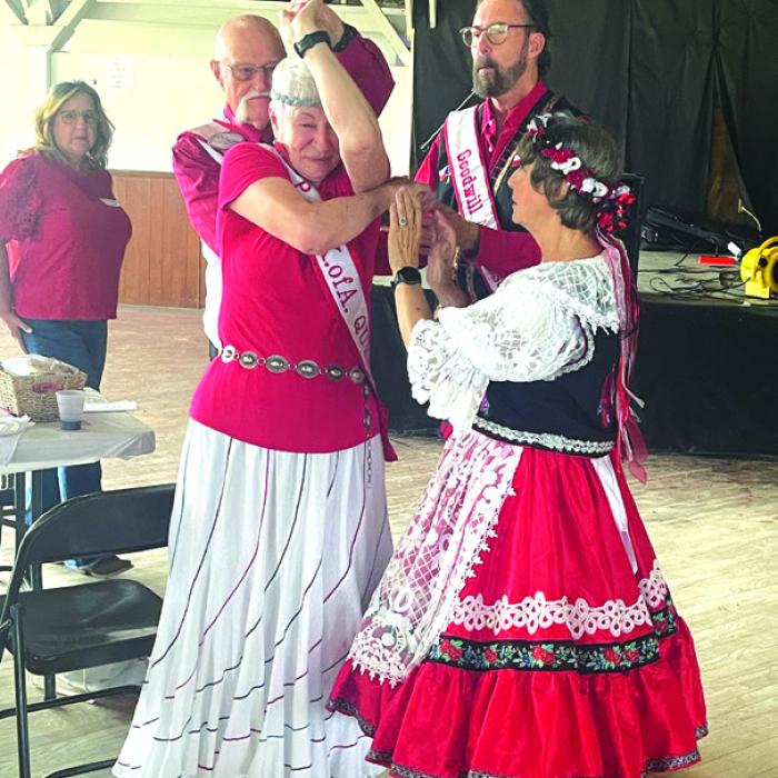 Louis &amp; Deb Stewart instructing Chris &amp; Doris Benson some moves